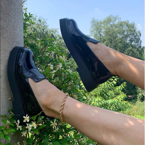 [SOLD] ASOS black loafers - Picture 4 of 6